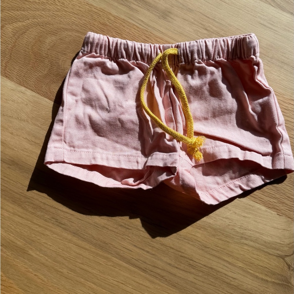 O so & Me Shorts with Yellow Drawstring